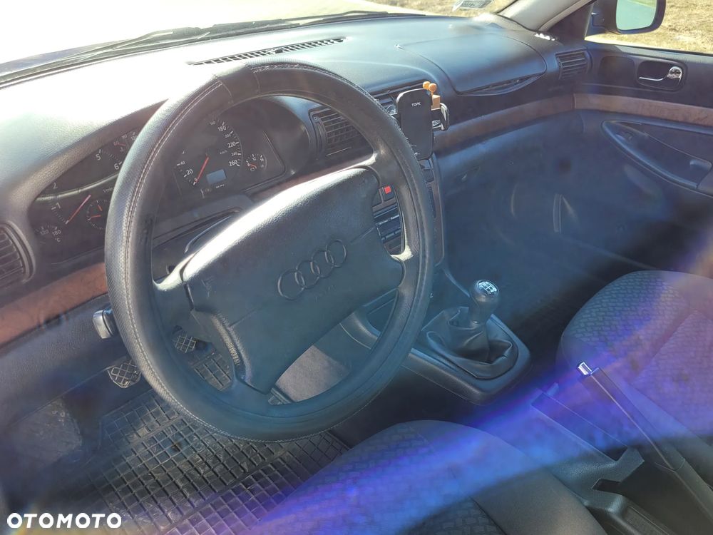 Audi A4 Limousine 1.8 - 21