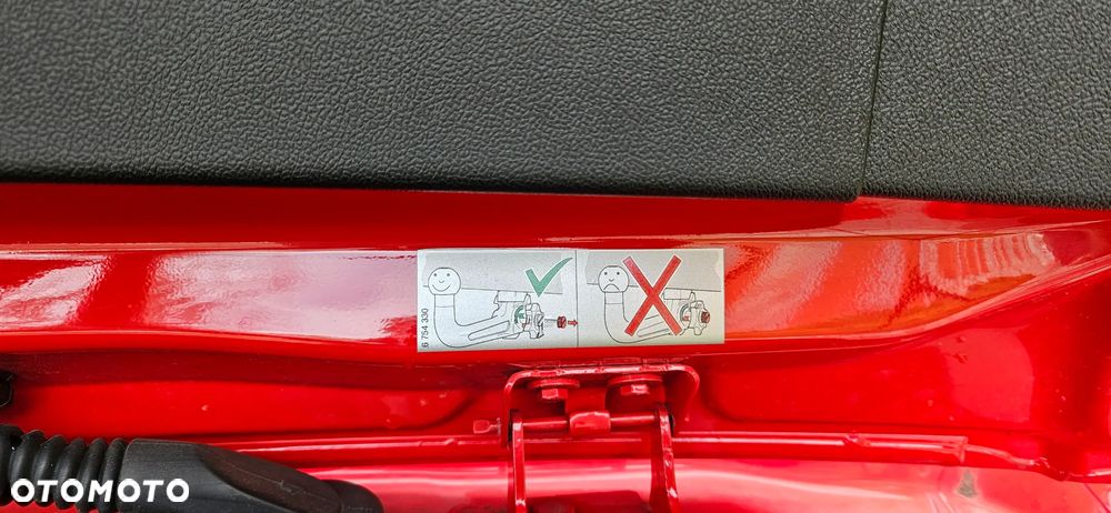 Ford Focus 1.0 EcoBoost Hybrid ST-LINE X - 25