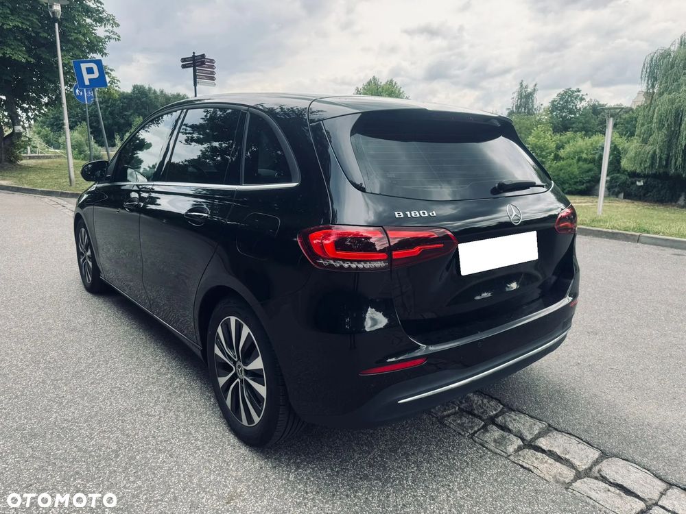 Mercedes-Benz Klasa B 180 d 8G-DCT Edition 2021 - 6