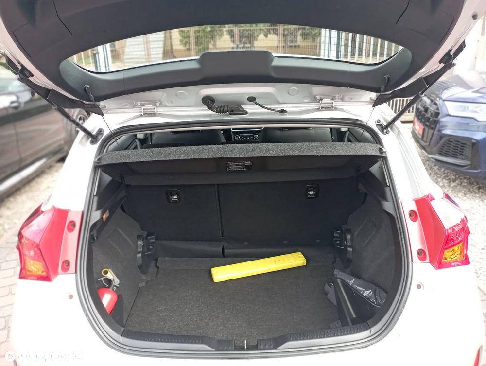 Toyota Auris 1.6 Dynamic - 25