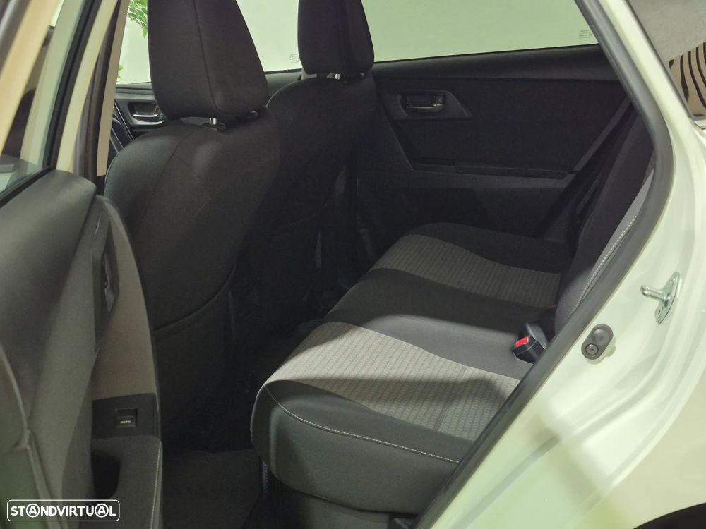 Toyota Auris 1.8 HSD Comfort +P.Techno+P.Sport - 14