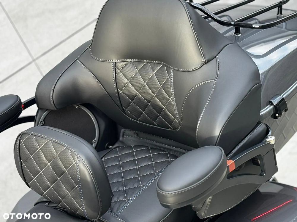 Harley-Davidson Touring Road Glide - 9