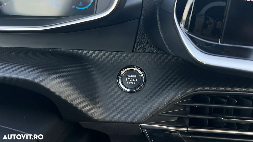 Peugeot 208 1.2 L PureTech STT EAT8 Allure - 24