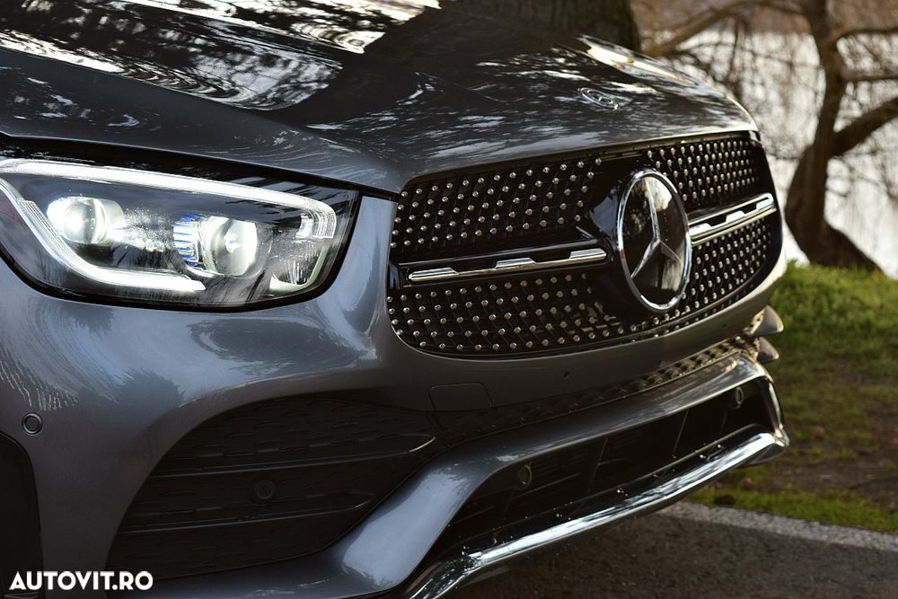 Mercedes-Benz GLC 300 e 4Matic 9G-TRONIC AMG Line Plus - 22