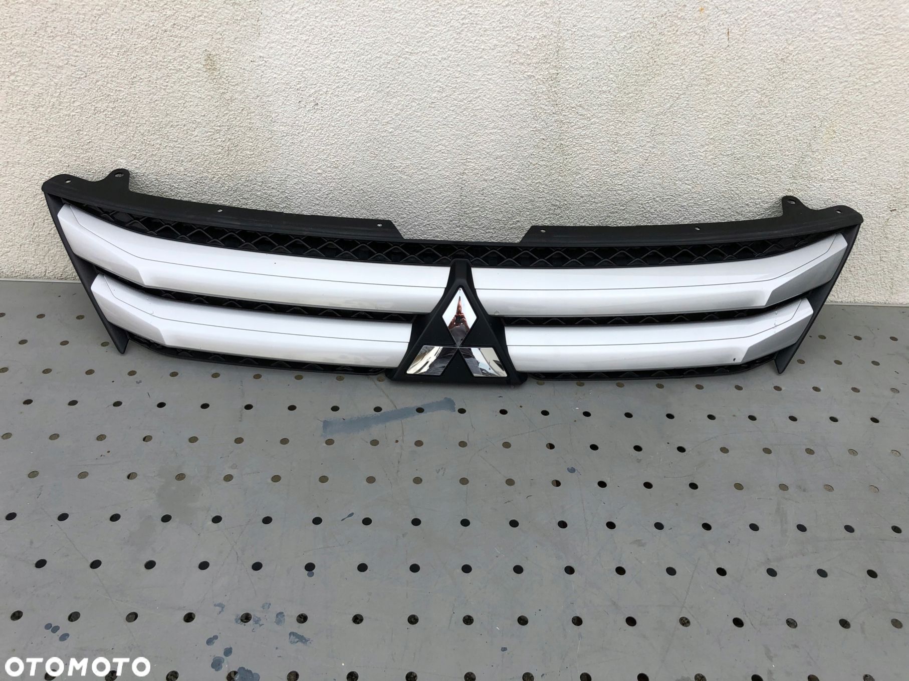 Mitsubishi Eclipse Cross atrapa gril - 1
