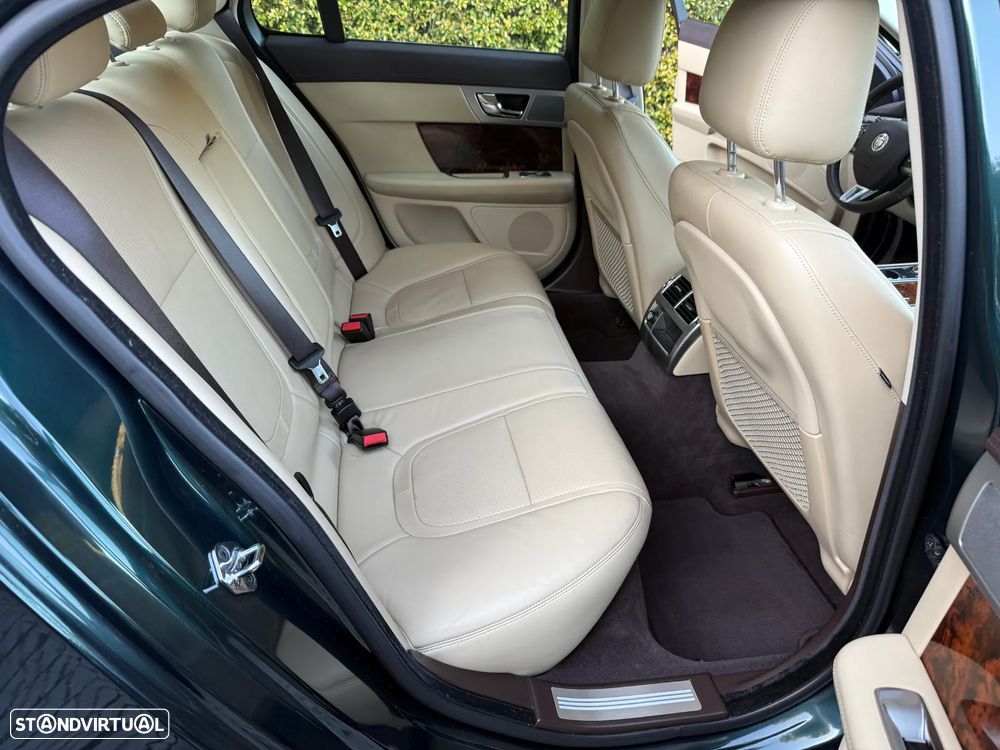 Jaguar XF 2.2 D Luxury 139g - 19