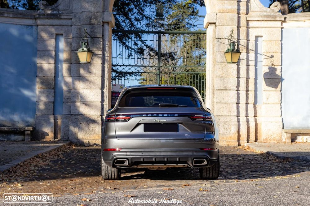 Porsche Cayenne - 4