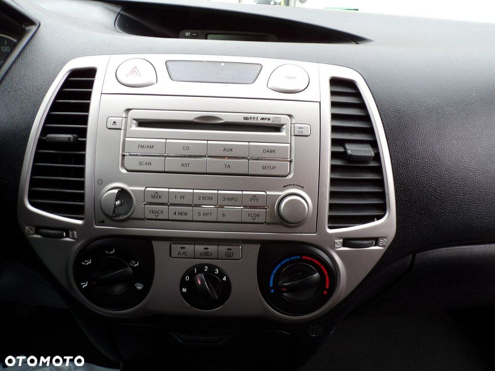 Hyundai i20 - 17