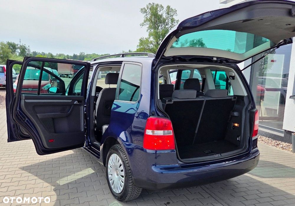 Volkswagen Touran - 36