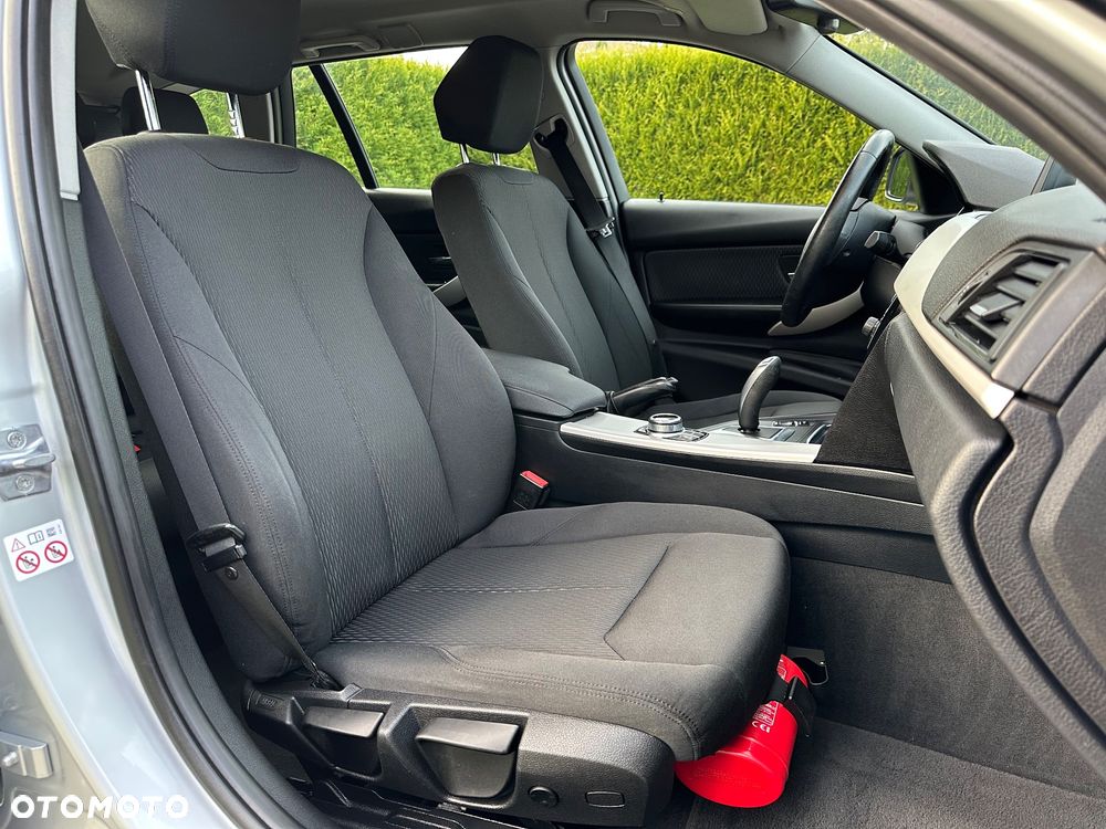 BMW Seria 3 318i Advantage - 18