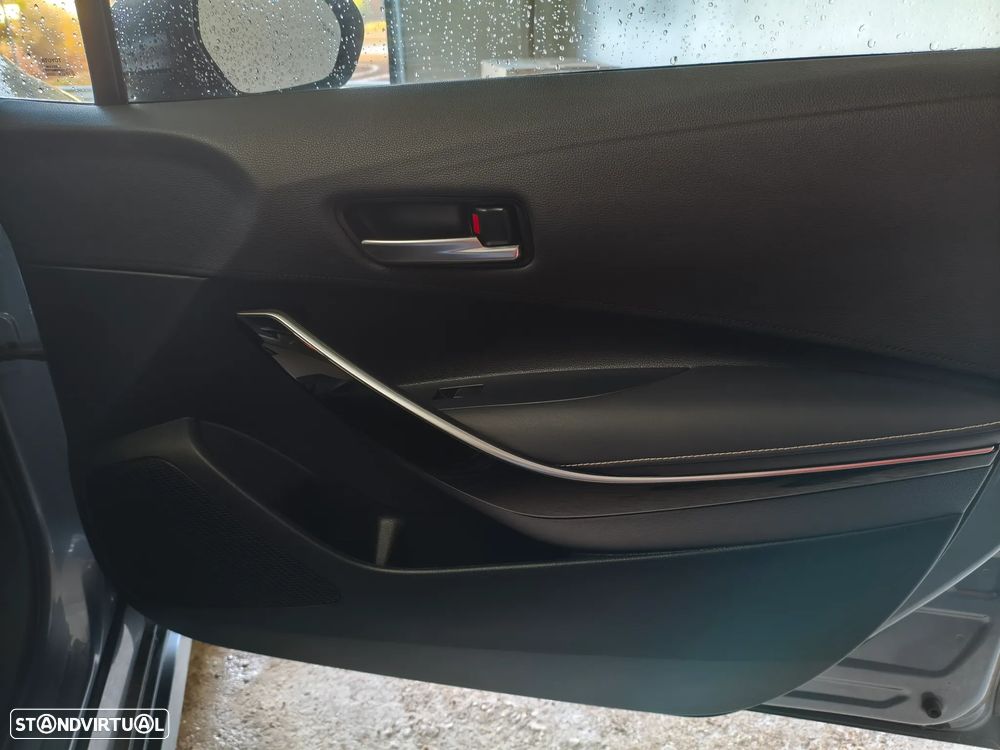 Toyota Corolla SD 1.8 Hybrid Luxury - 29