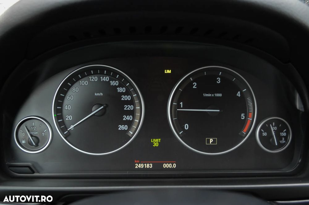 BMW Seria 5 520d Aut. BluePerformance - 29