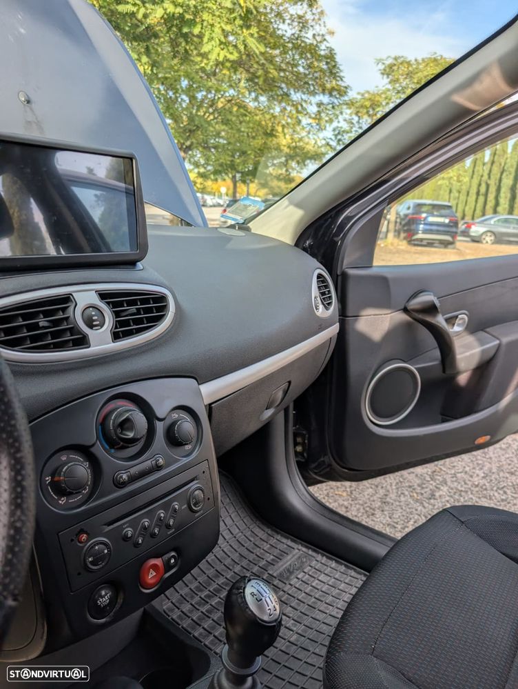 Renault Clio 1.5 dCi Dynamique S - 15