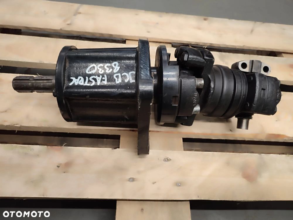 Wałek Skrzynia WOM ZUIDBERG 40124087C JCB 8330 Fastrac - 2