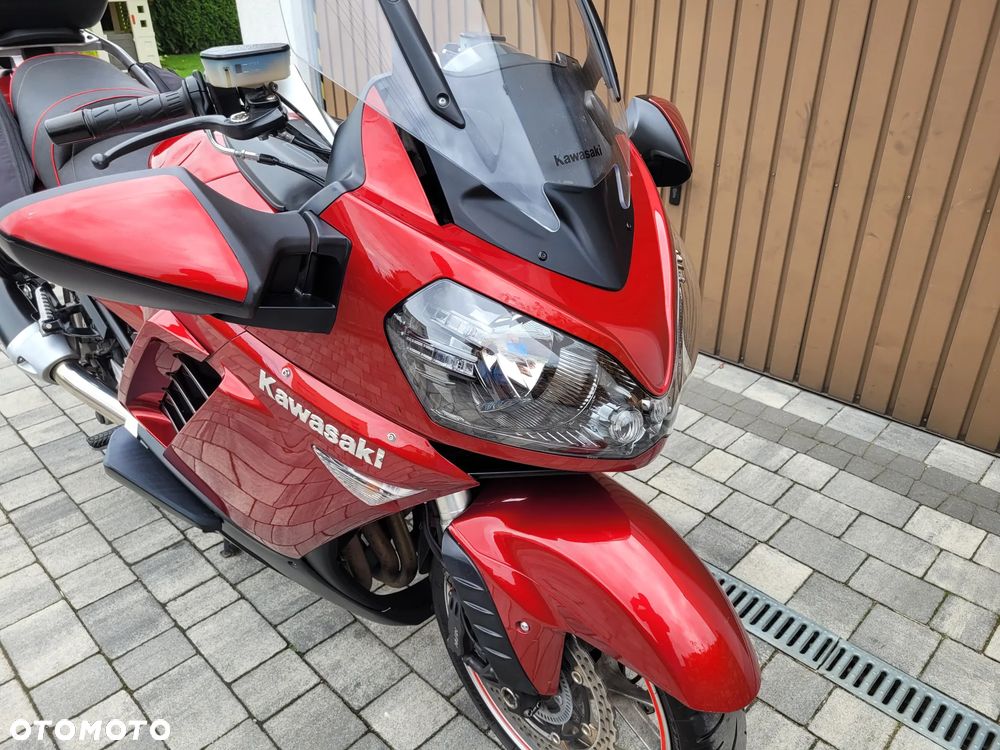 Kawasaki GTR - 4
