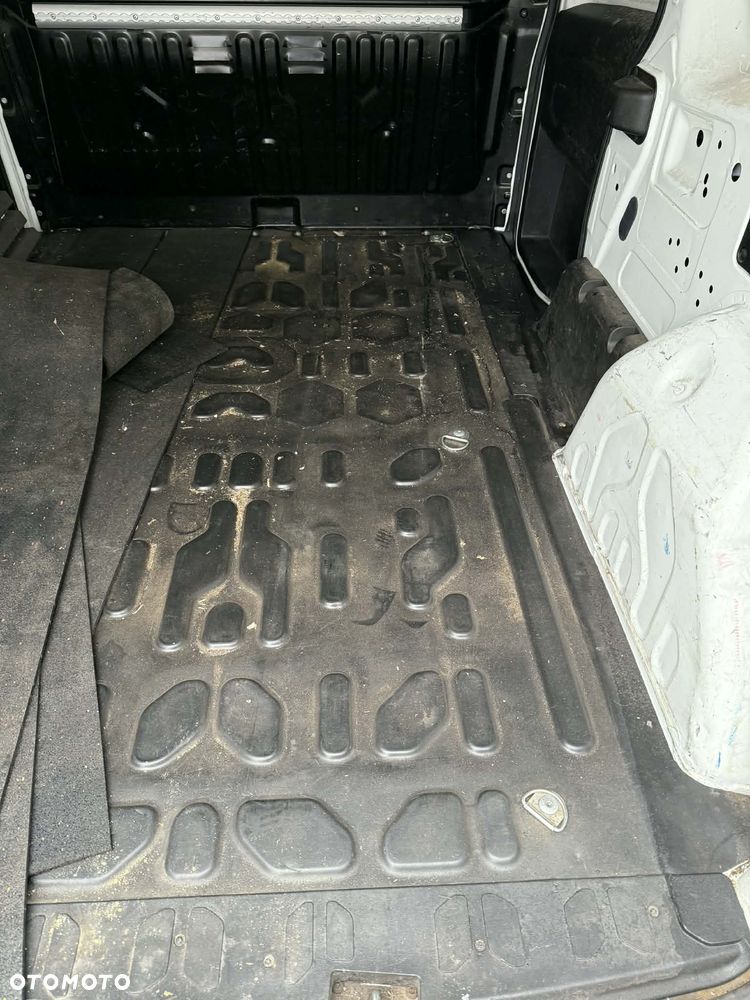 Fiat DOBLO - 13