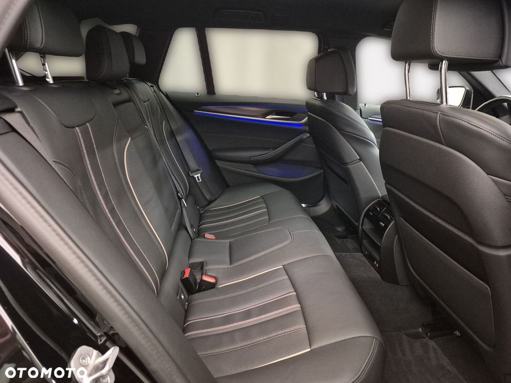 BMW Seria 5 530d xDrive mHEV M Sport sport - 25
