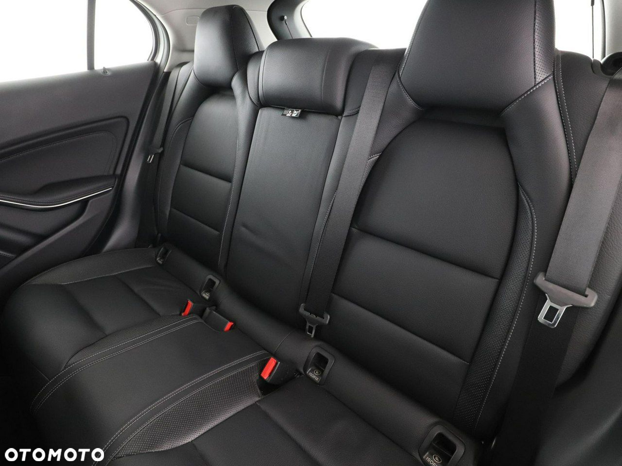 Mercedes-Benz GLA 200 Urban - 17