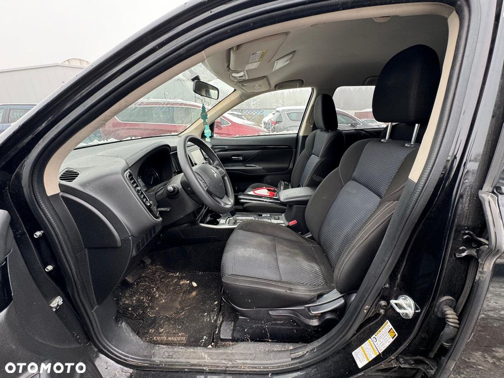 Mitsubishi Outlander - 9