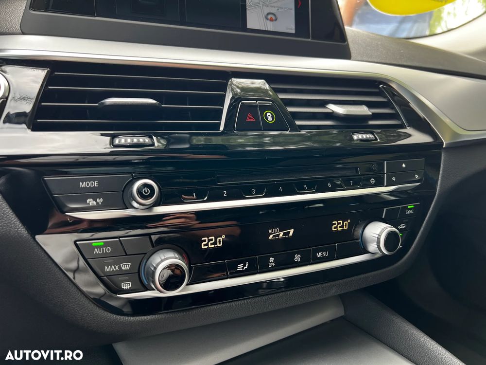 BMW Seria 5 520d AT - 31