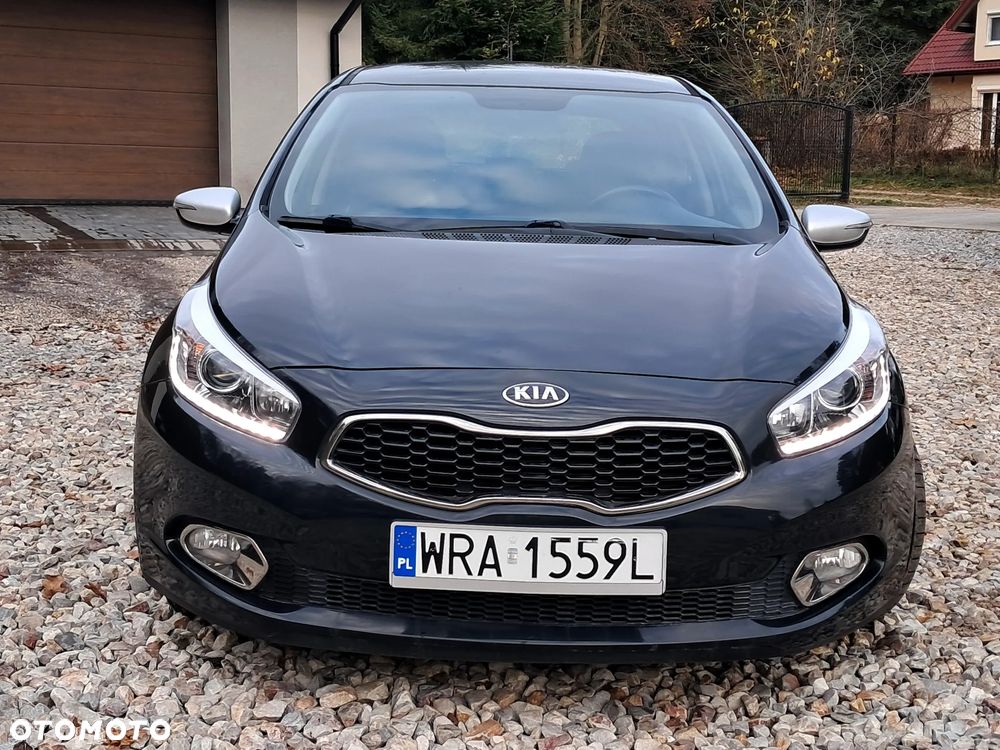 Kia Ceed 1.6 GDI Dream Team Edition - 12