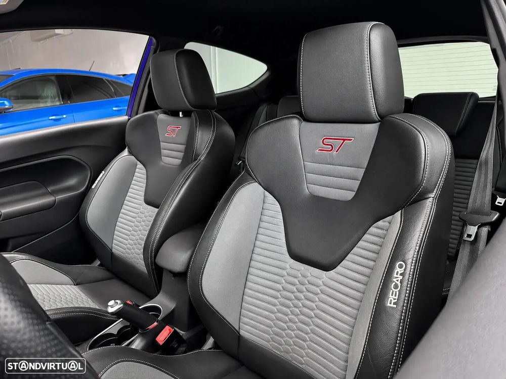 Ford Fiesta 1.6 EcoBoost c/ Pack Pele Desportiva ST - 39
