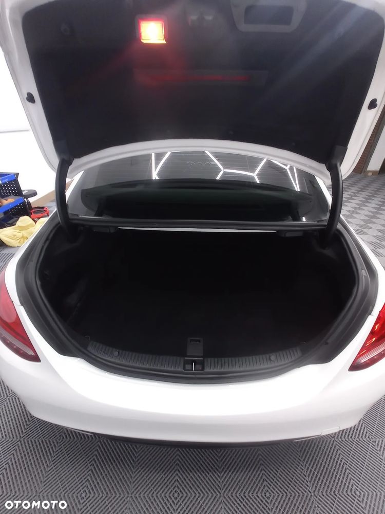 Mercedes-Benz Klasa C 200 CGI BlueEff Classic - 10