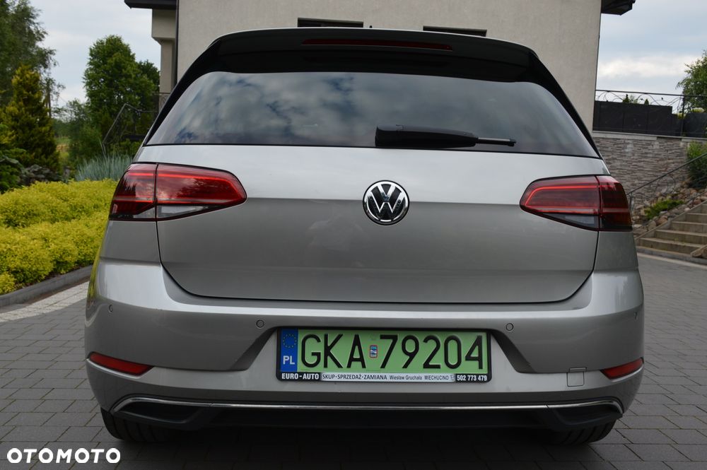Volkswagen Golf - 8