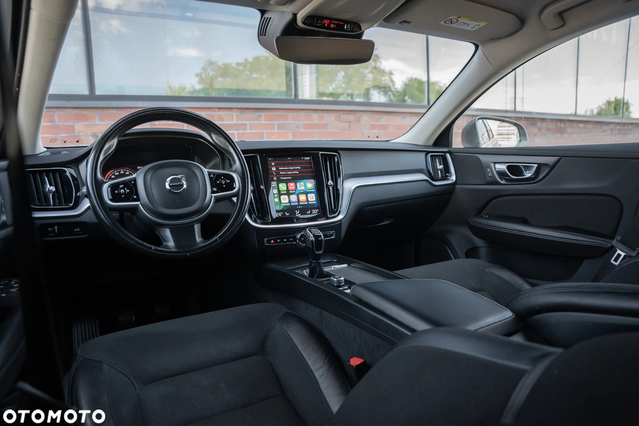 Volvo V60 D3 Momentum Pro - 24