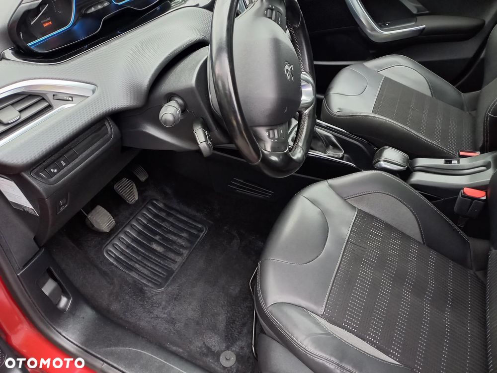 Peugeot 2008 1.2 Pure Tech Access EU6 - 17