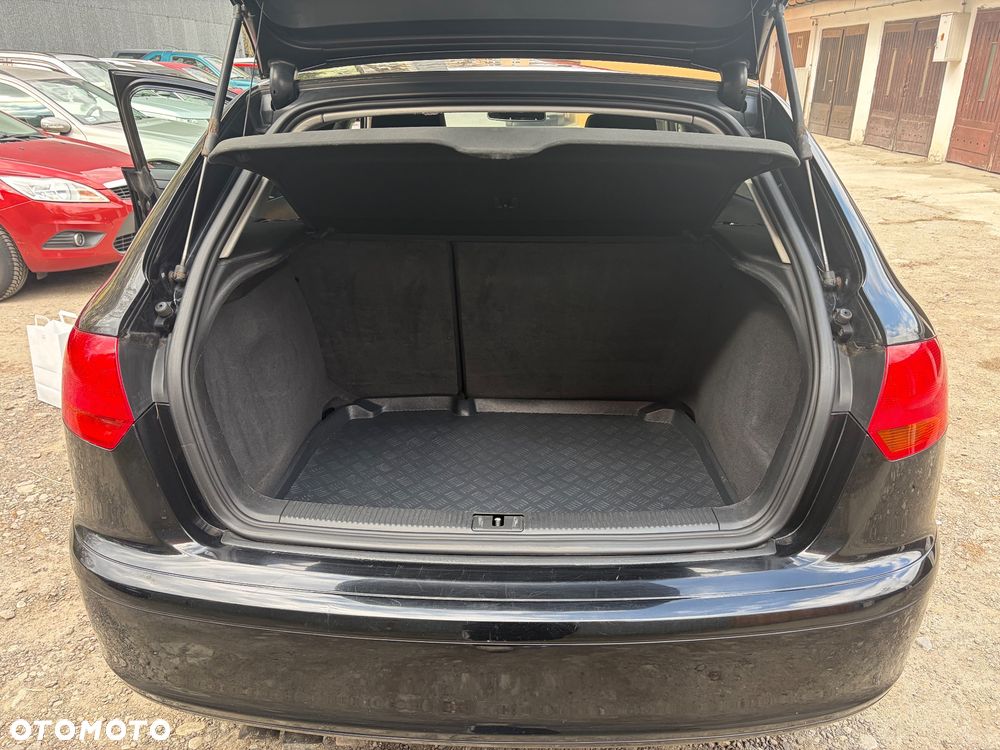 Audi A3 Sportback 1.9 TDI Attraction - 9