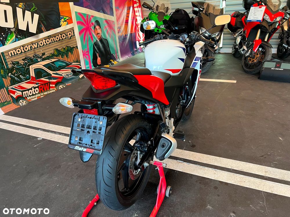 Honda CBR - 12