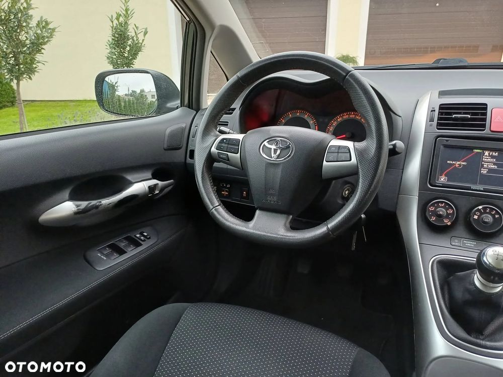 Toyota Auris 1.6 Valvematic Life - 17