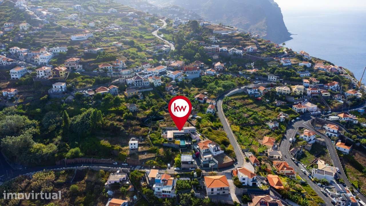 Moradia de Luxo com Piscina Infinita, Vista Mar e Elevado Potencial de - Grande imagem: 4/51