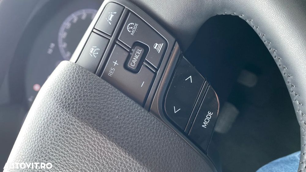 Toyota C-HR 2.0 HEV 197 CP 4x2 CVT Dynamic - 13