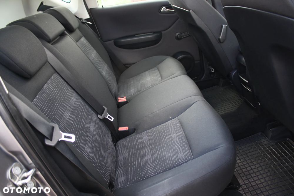 Mercedes-Benz Klasa A 160 CDI DPF BlueEFFICIENCY Special Edition - 25