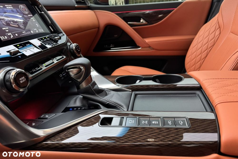 Lexus LX - 11