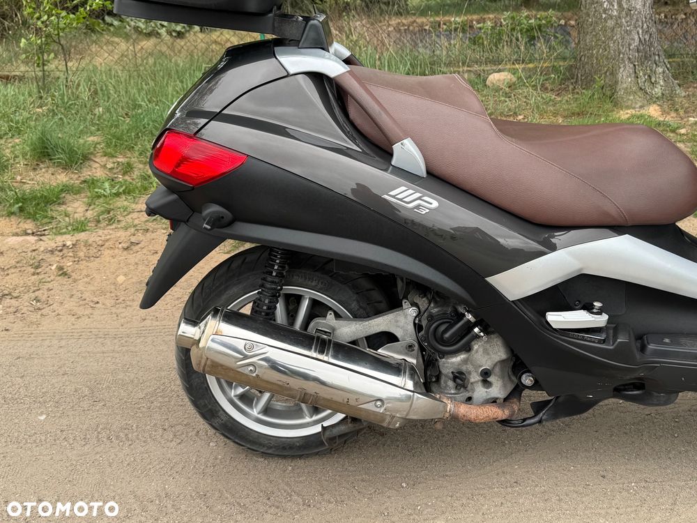 Piaggio MP-3 - 4