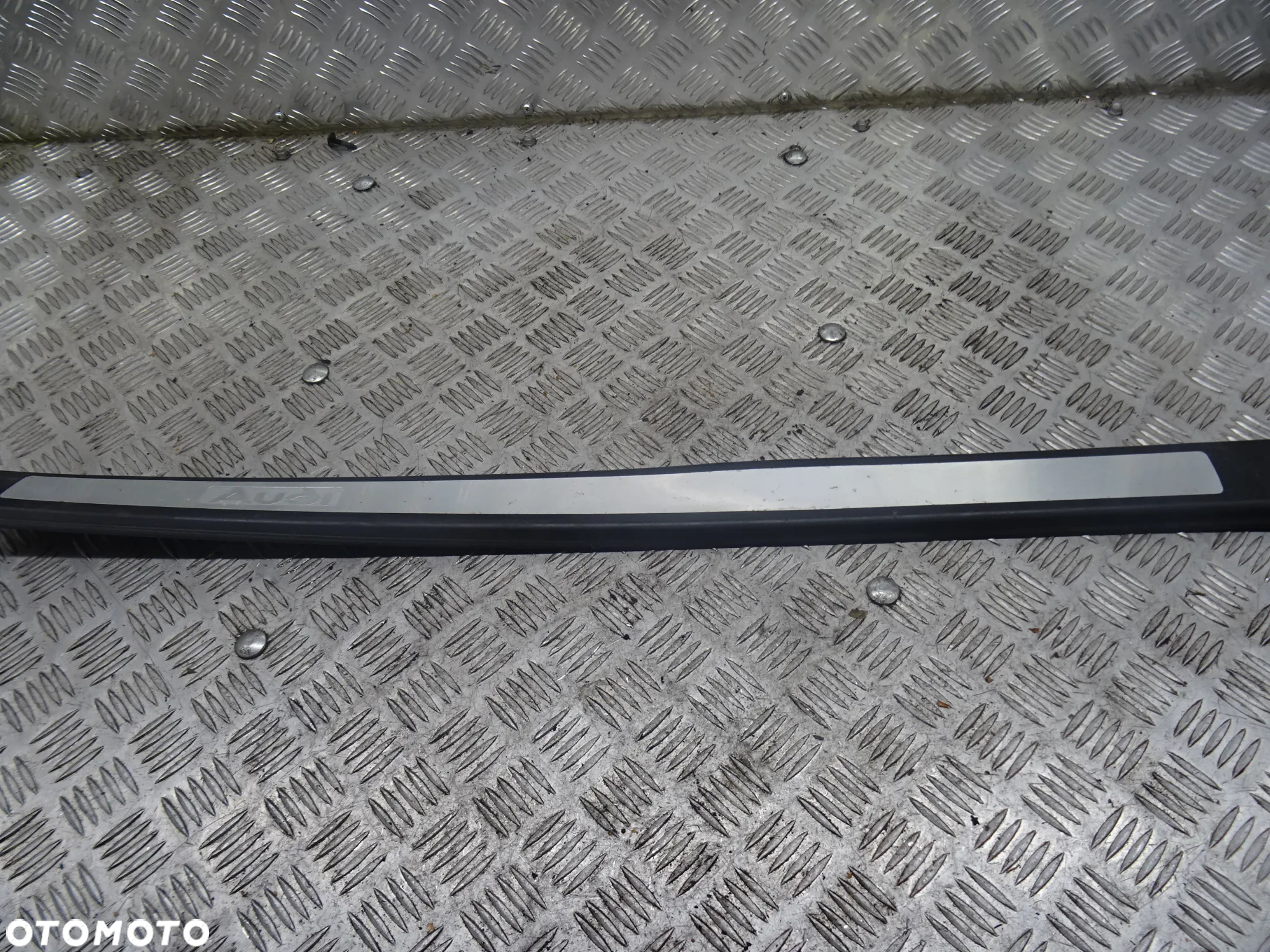 AUDI A3 8P 03-07 2.0 TDI LISTWA PROGOWA PRAWA LEWA 8P3853491D - 5