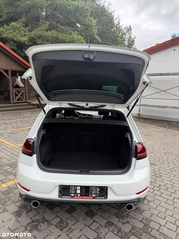 Volkswagen Golf GTI (BlueMotion Technology) - 31