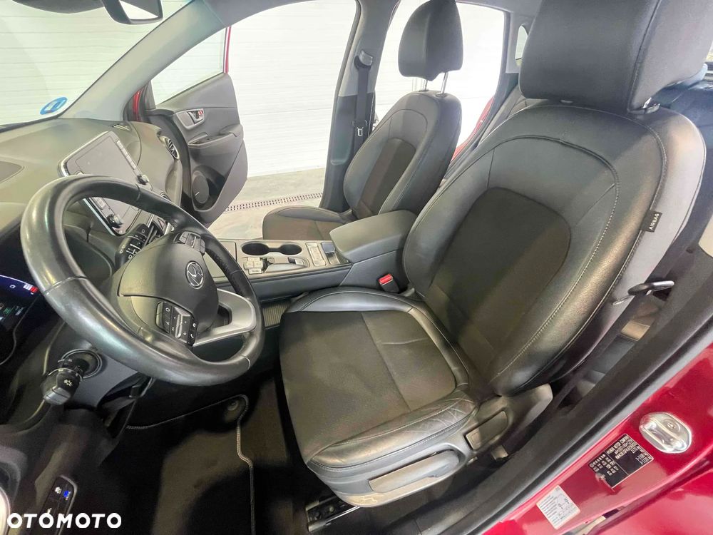 Hyundai Kona 39kWh Executive - 12