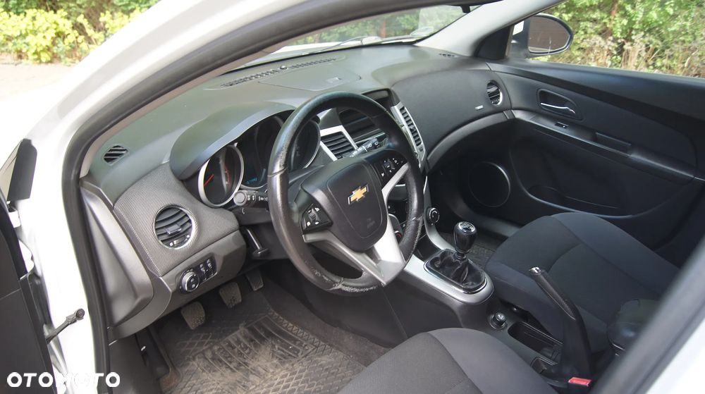 Chevrolet Cruze 1.8 LT - 11