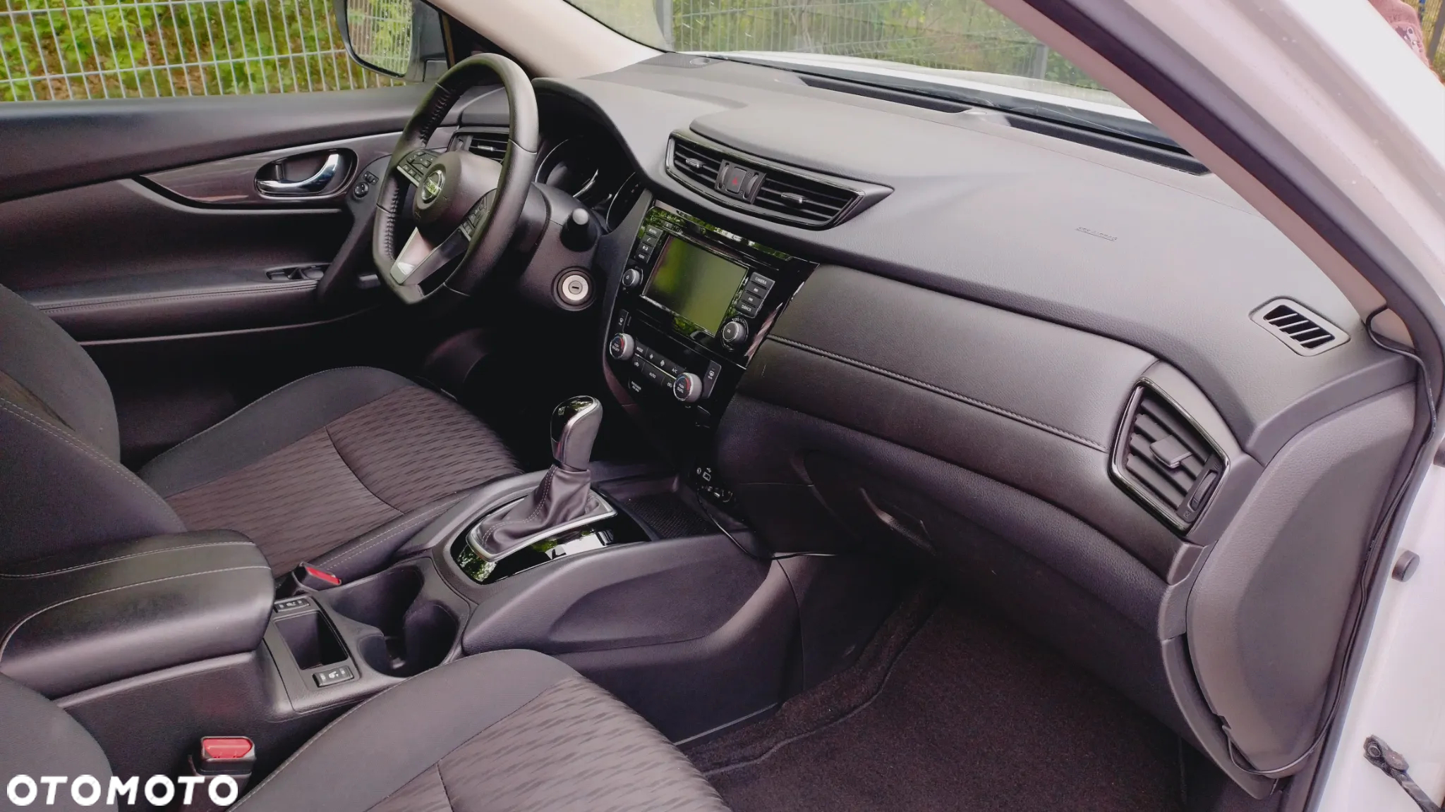 Nissan Rogue - 8