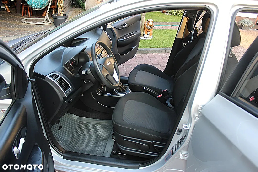 Hyundai i30 1.4 Premiere Comfort - 22