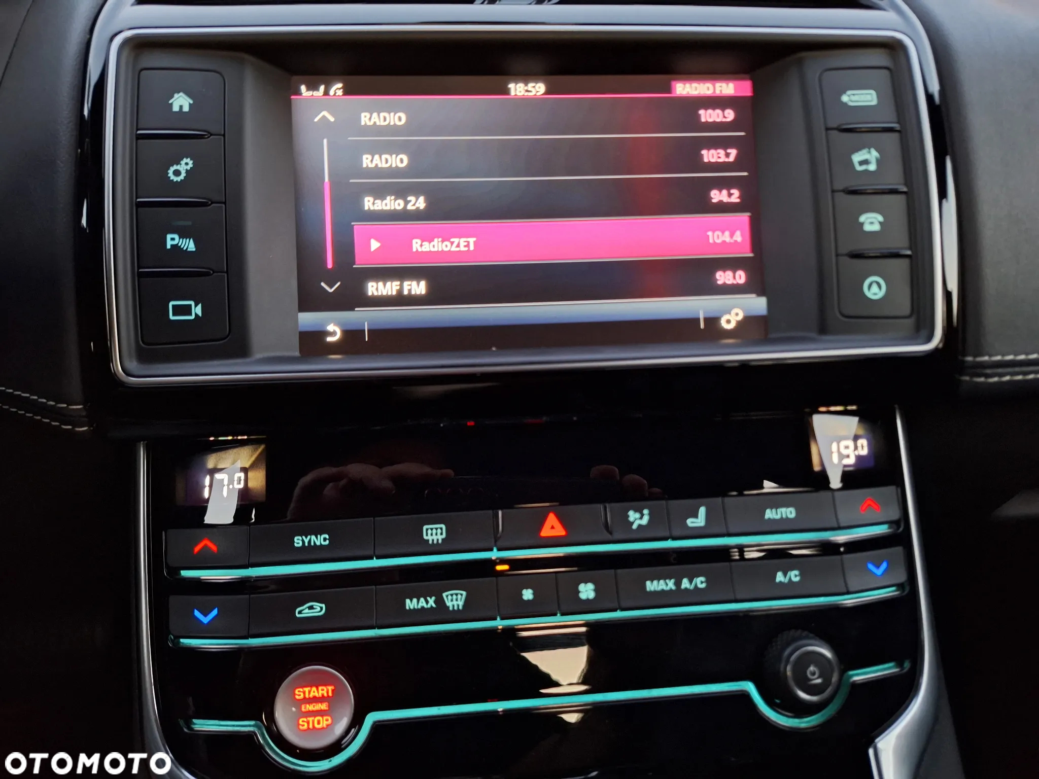 Jaguar XE 2.0 D R-Sport - 34