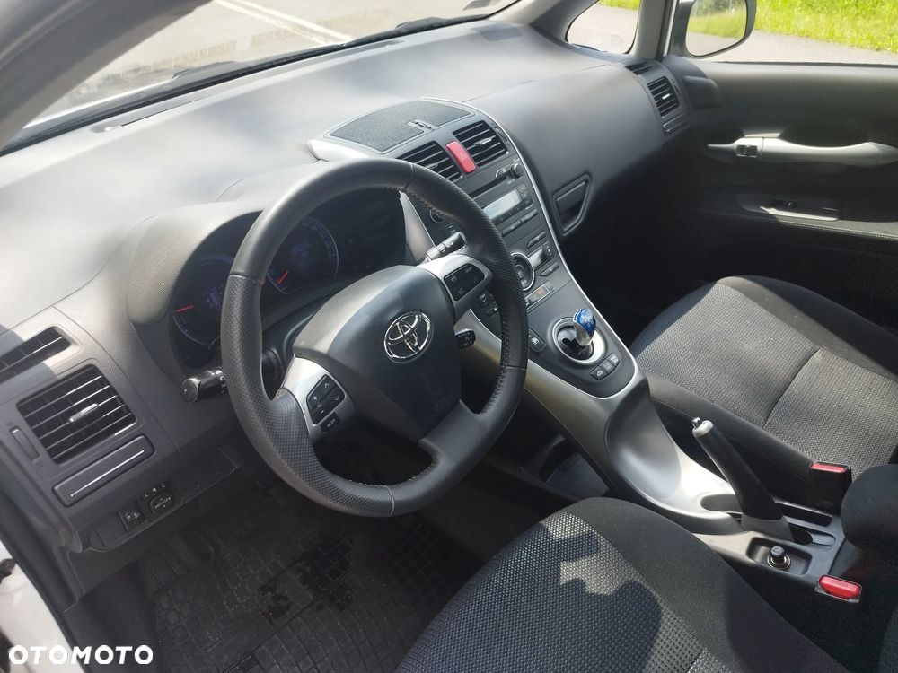 Toyota Auris - 25