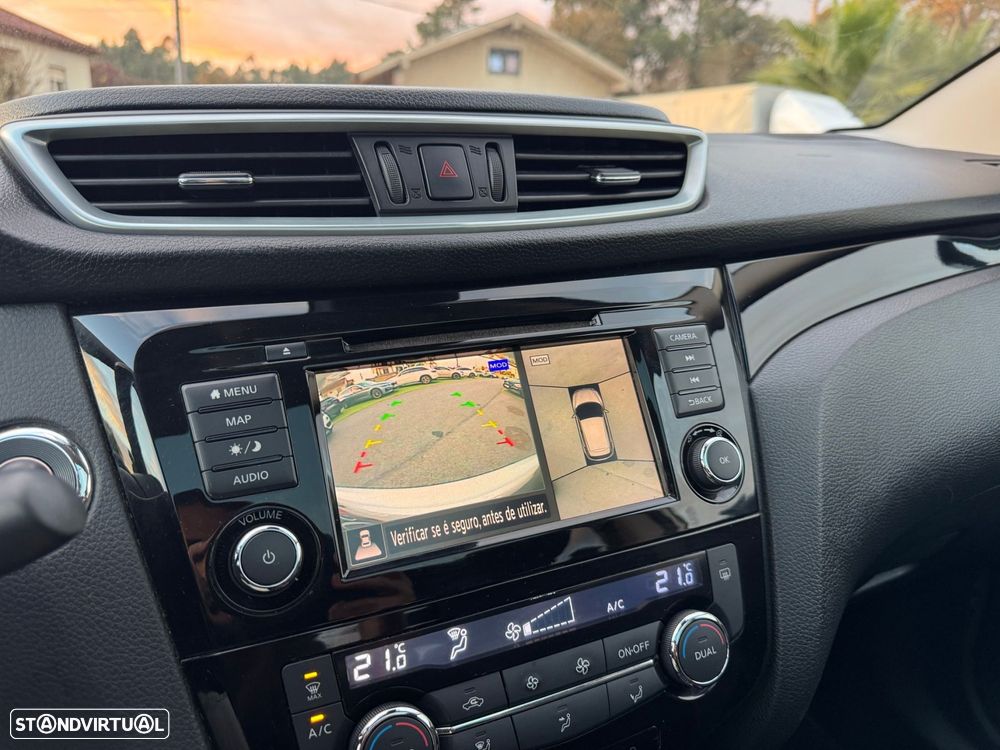 Nissan Qashqai 1.5 dCi N-Connecta J18 - 12