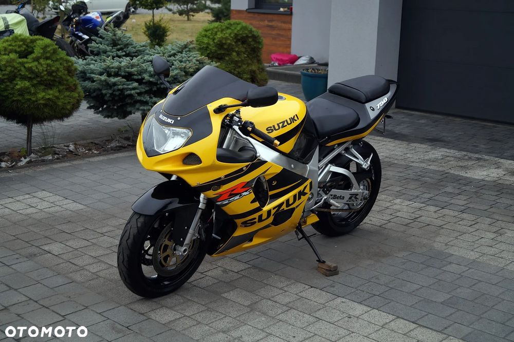 Suzuki GSX-R - 3