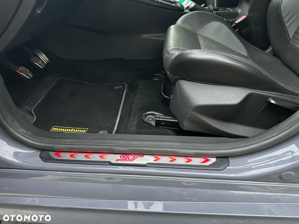 Ford Focus 2.0 TDCi ST mit Leder-Sport-Paket - 35
