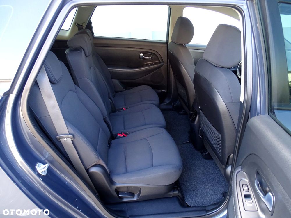 Kia Carens 1.7 CRDi M 7os EU6 - 14